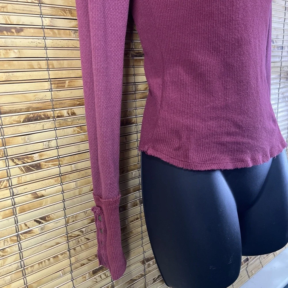 Free People We The Free Thermal Top Womens XS Berry Mock Neck Button Cuff Waffle